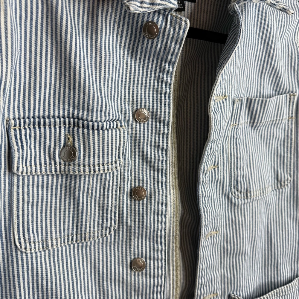 Free Assembly Women’s Barn Jacket Blue White Striped Denim XS - Picture 4 of 8